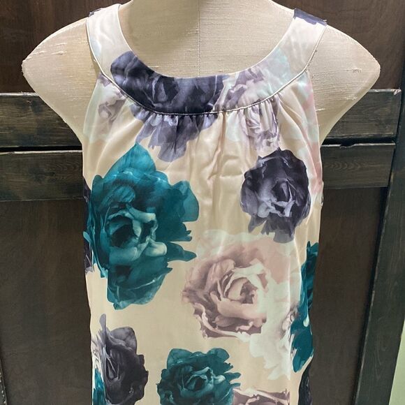 H&M. Beautiful Flower Dress. NWOT. - Picture 3 of 6